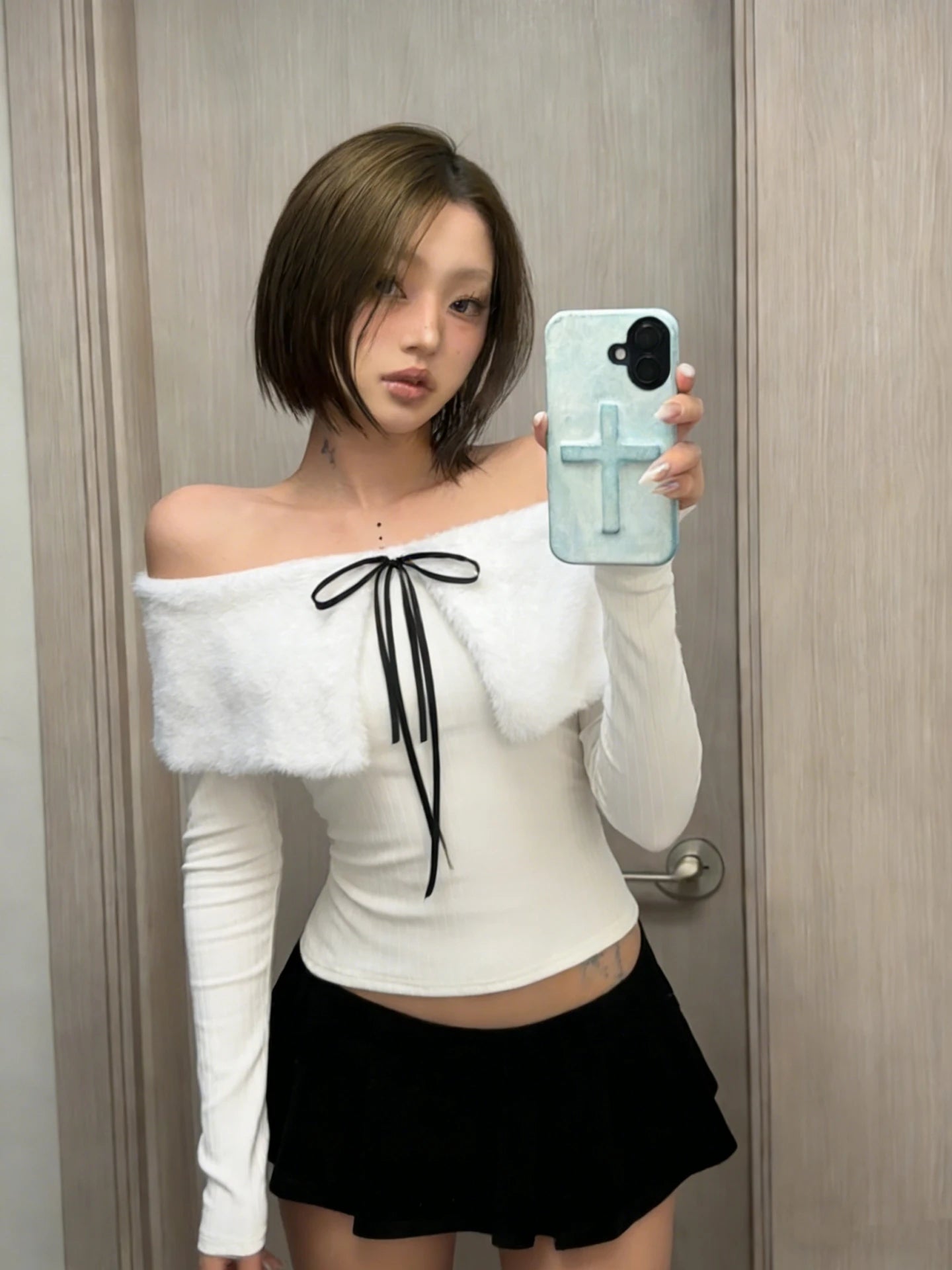 Lace-Up Backless Off-Shoulder Long-Sleeve T-Shirt